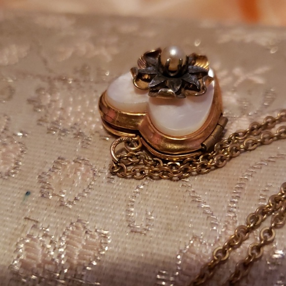 Victorian B&N 1/20 12k MOP locket - Picture 6 of 8